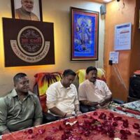 મહાસમાચાર – સુરતમાં ભારત રક્ષા મંચ દ્વારા વિજયાદશમી નિમિત્તે ભવ્ય શસ્ત્ર પૂજન, ડૉ. સ્મિત રાણા અને શ્રી ભગવાન ઝા રહ્યા વિશેષ આકર્ષણ