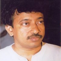 राम गोपल वर्मा की आनेवाली फिल्म  लड़की –  द  गर्ल ड्रैगन  को लगा जैकपॉट  ट्रिकी मीडिया ने खरीदे करोड़ों में राइट्स  जारी किए जाएंगे ड्रैगन टोकन