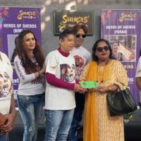 दुनिया के सबसे बड़े फैन विशाहरुख ने  मनाया अनोखे अंदाज में शाहरुख खान का जन्मदिन