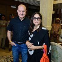 अनुपम खेर यांनी मुंबईतील डब्बावाल्यांना शिवशास्त्री बल्बोवाच्या भावनेचा उत्सव साजरा करण्यासाठी भरभरून जेवण दिले