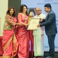 India’s Largest World Record Show 500 Models Walk Promoting Only Swadeshi By India’s Fashion Guru Sonia Mayers On Her Show Swadeshi Runway Season 8